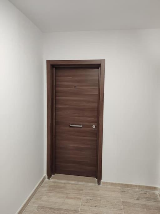 Go Exchange, Block F, Apt. 11 Apartament *